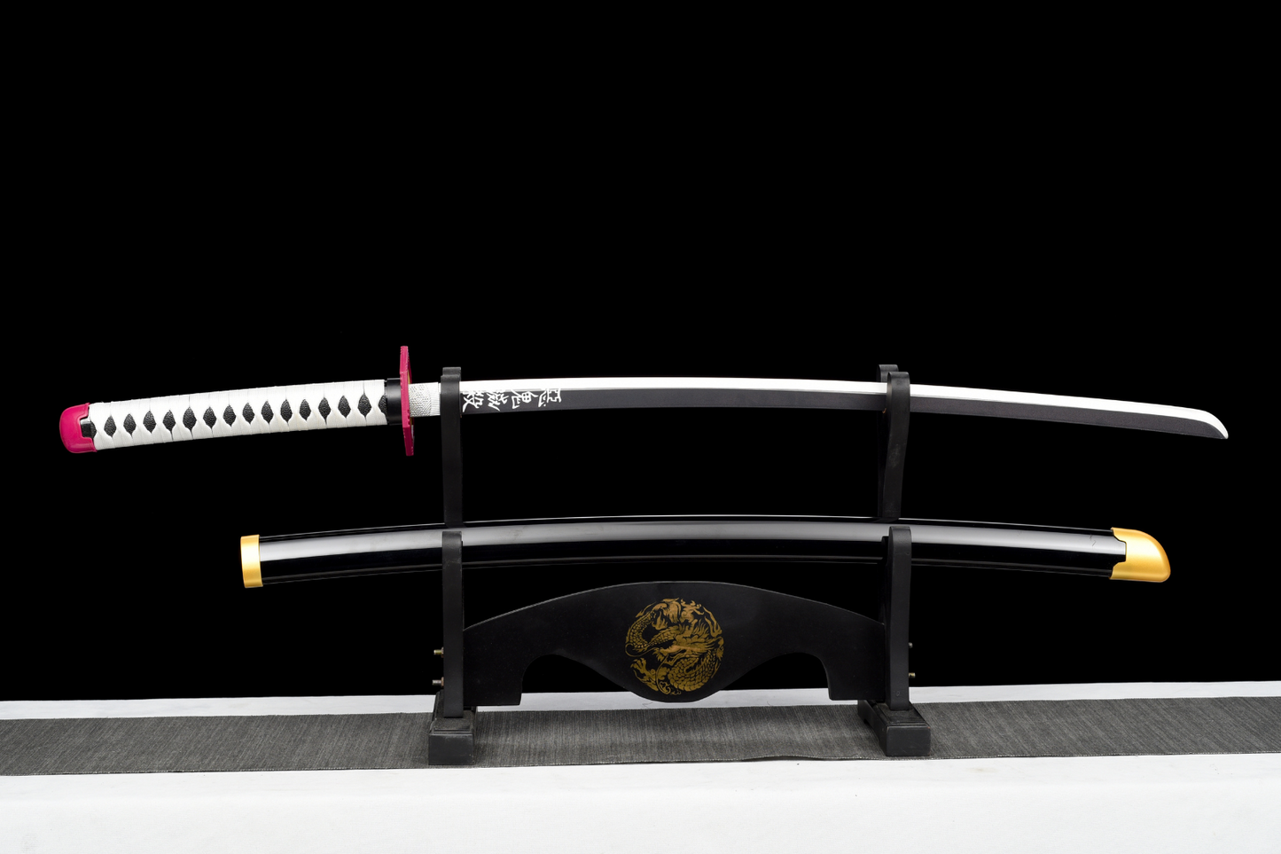 Giyu Tomioka Katana Black & White