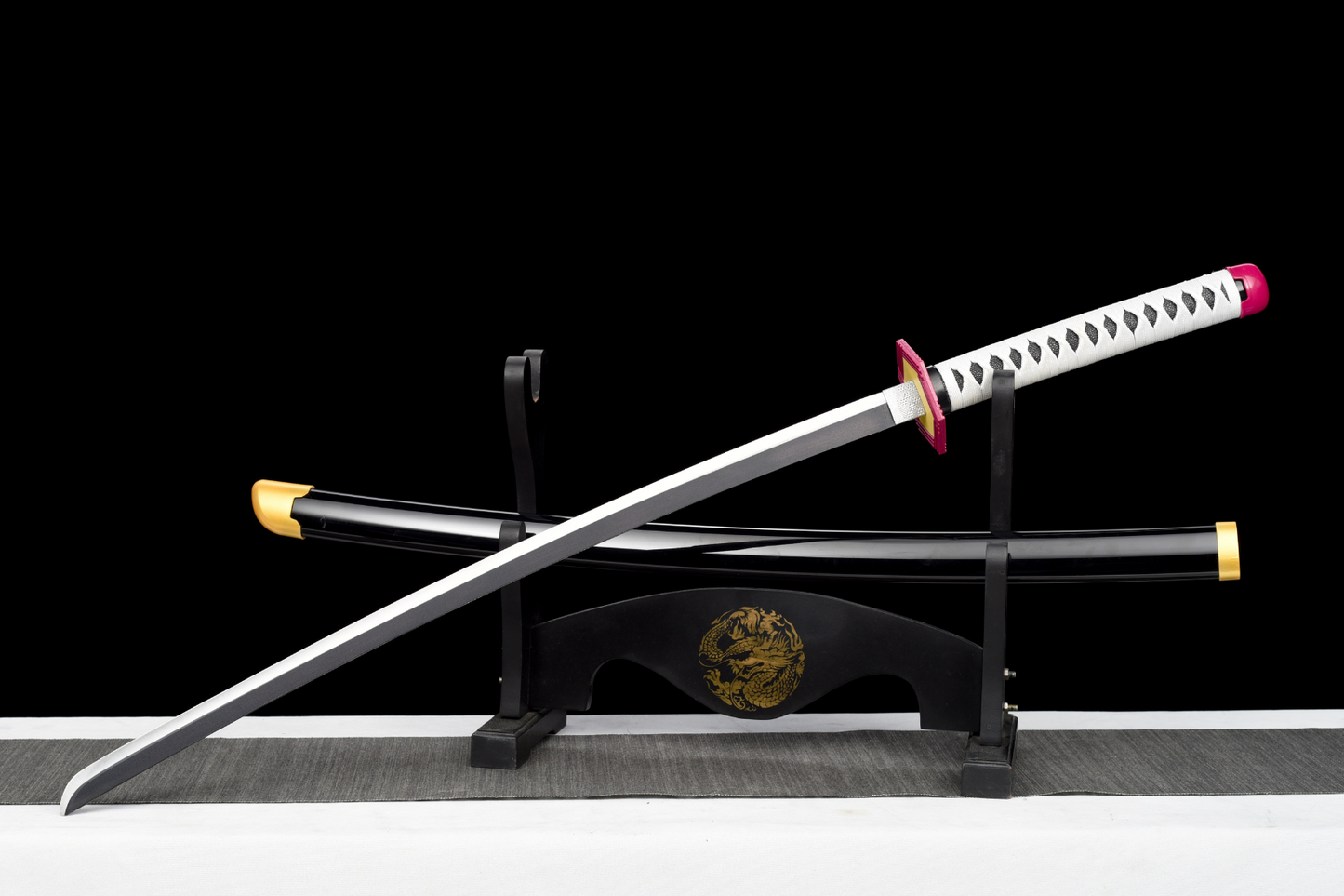 Giyu Tomioka Katana Black & White